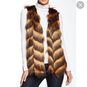 Fur vest. Size small